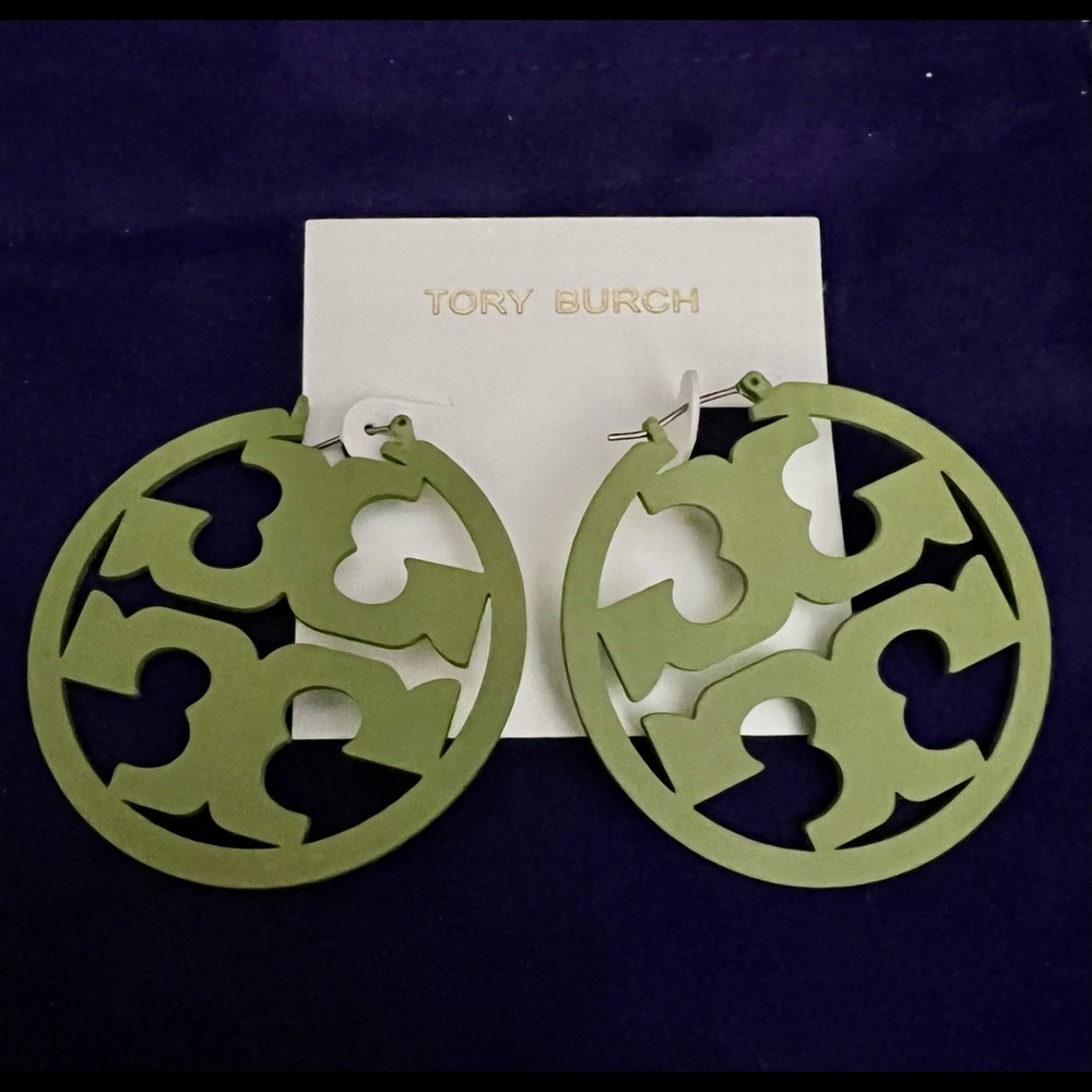 Tory Burch Authentic Military Green Double T Matte Painted Large Hoop Earrings - Picture 9 of 9